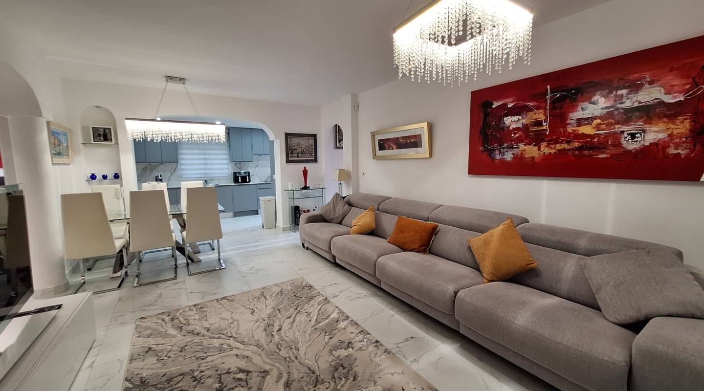 Resale - Villa  - Guardamar del Segura - El Raso, Guardamar