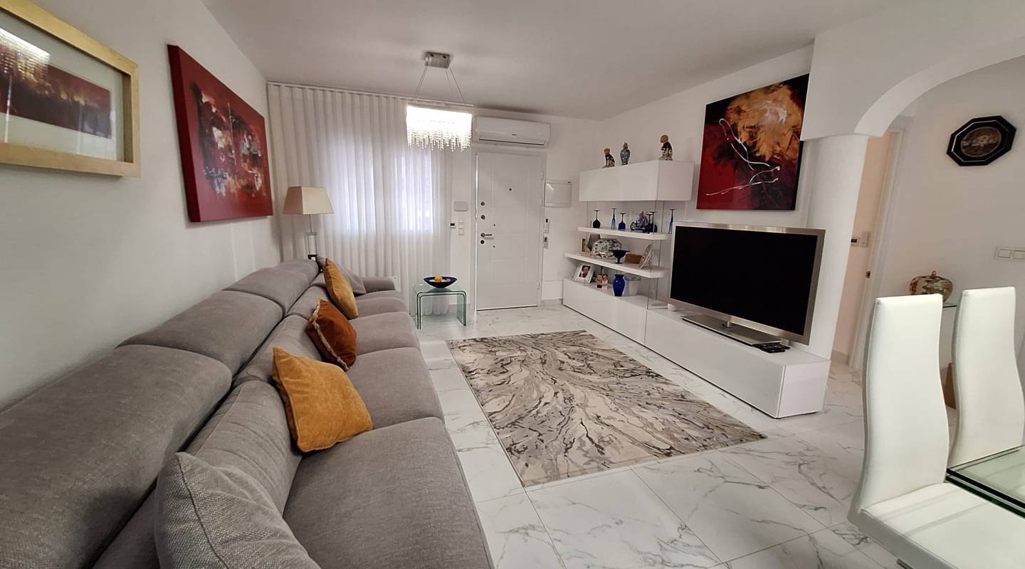 Resale - Villa  - Guardamar del Segura - El Raso, Guardamar