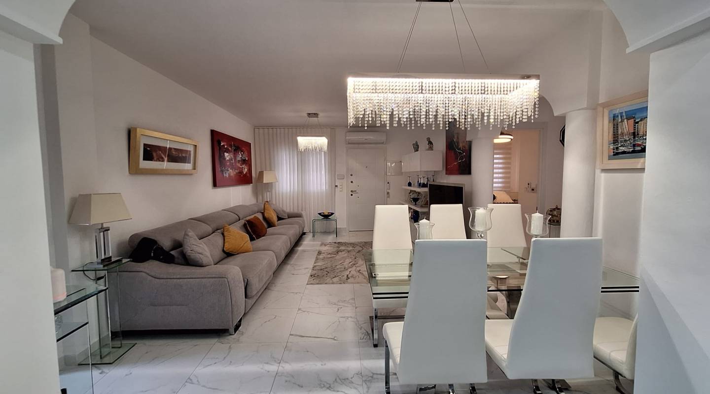 Resale - Villa  - Guardamar del Segura - El Raso, Guardamar