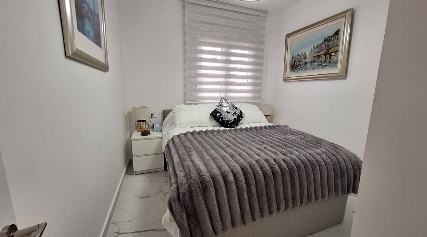 Resale - Villa  - Guardamar del Segura - El Raso, Guardamar