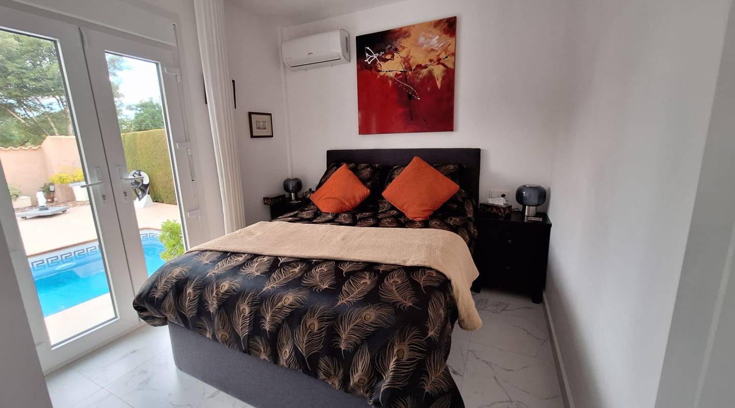 Resale - Villa  - Guardamar del Segura - El Raso, Guardamar