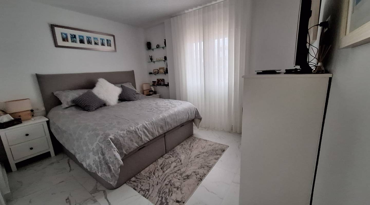 Resale - Villa  - Guardamar del Segura - El Raso, Guardamar