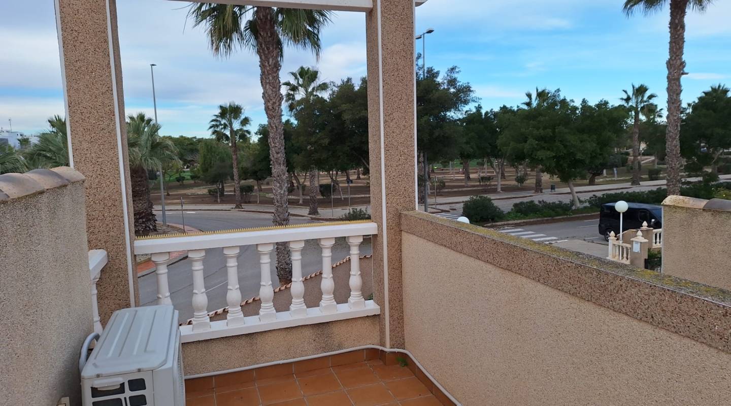 Resale - Villa  - Guardamar del Segura - El Raso, Guardamar