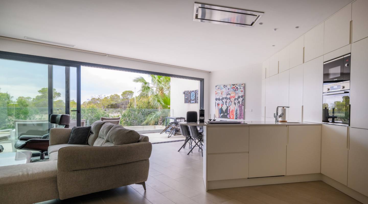 Resale - Apartment - Las Colinas - Las Colinas Golf