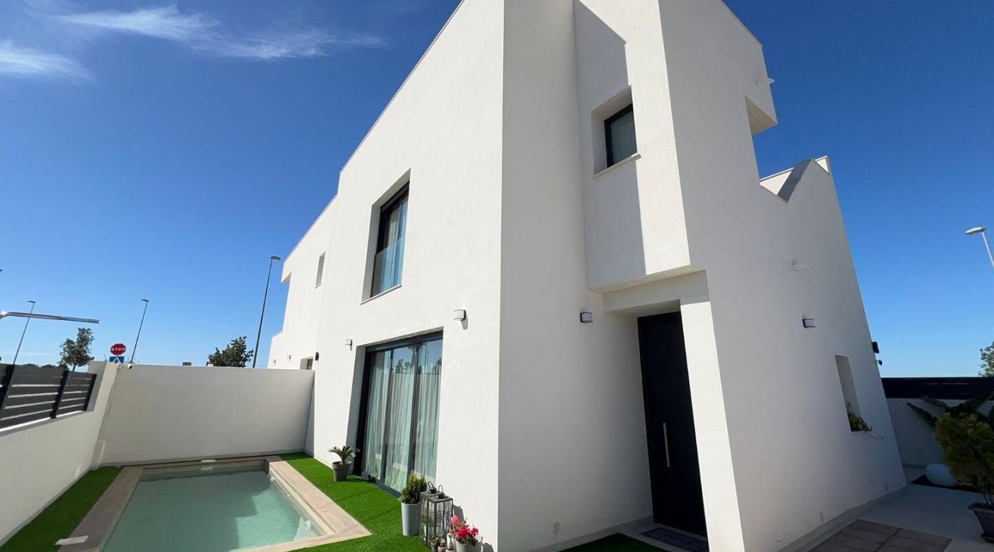 Resale - Villa  - Alicante - Benijofar