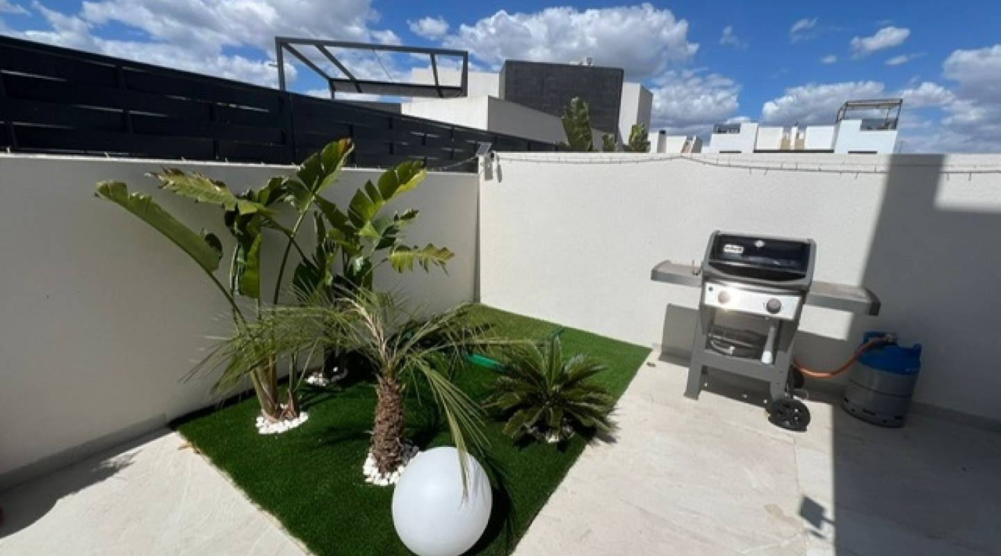 Resale - Villa  - Alicante - Benijofar