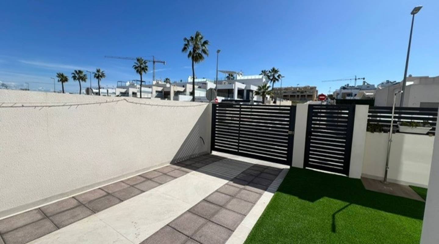 Resale - Villa  - Alicante - Benijofar