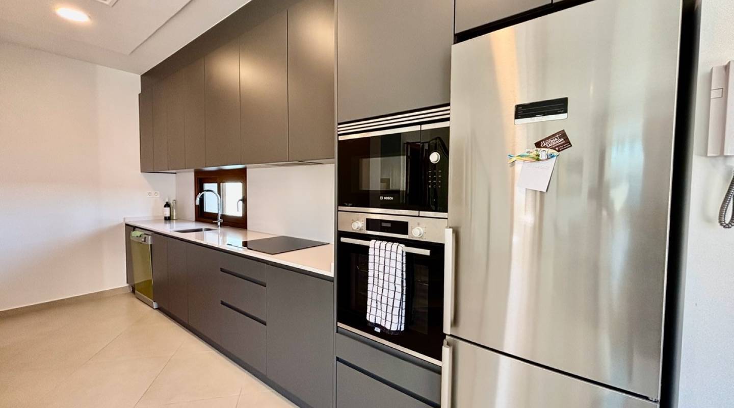 Resale - Villa  - Benijofar - Alicante