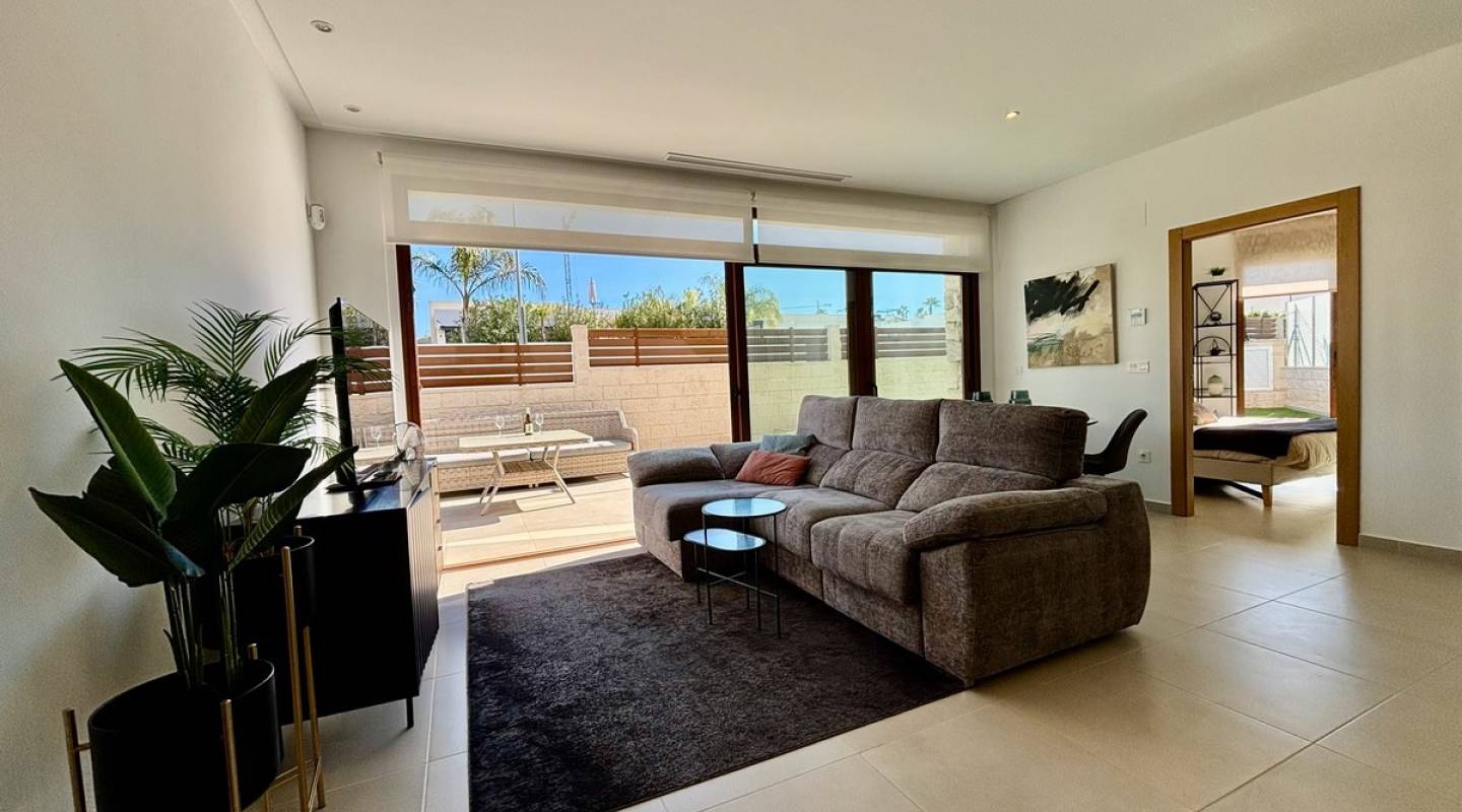 Resale - Villa  - Benijofar - Alicante