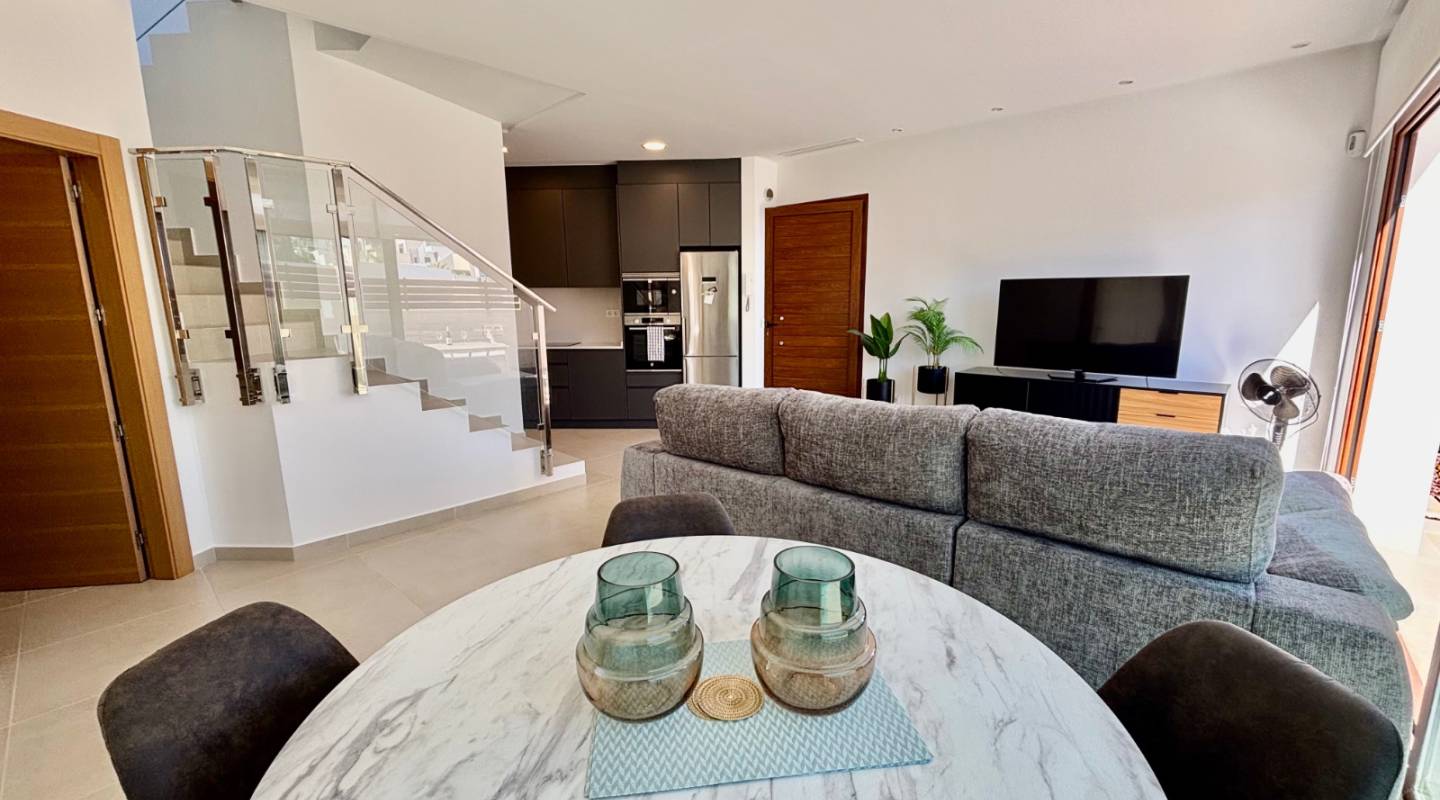 Resale - Villa  - Benijofar - Alicante