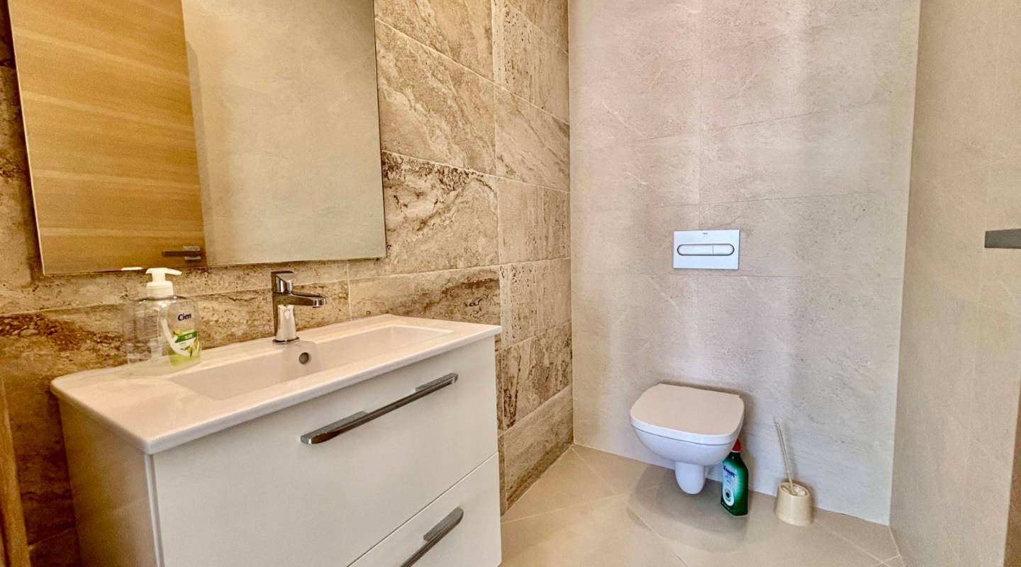 Resale - Villa  - Benijofar - Alicante