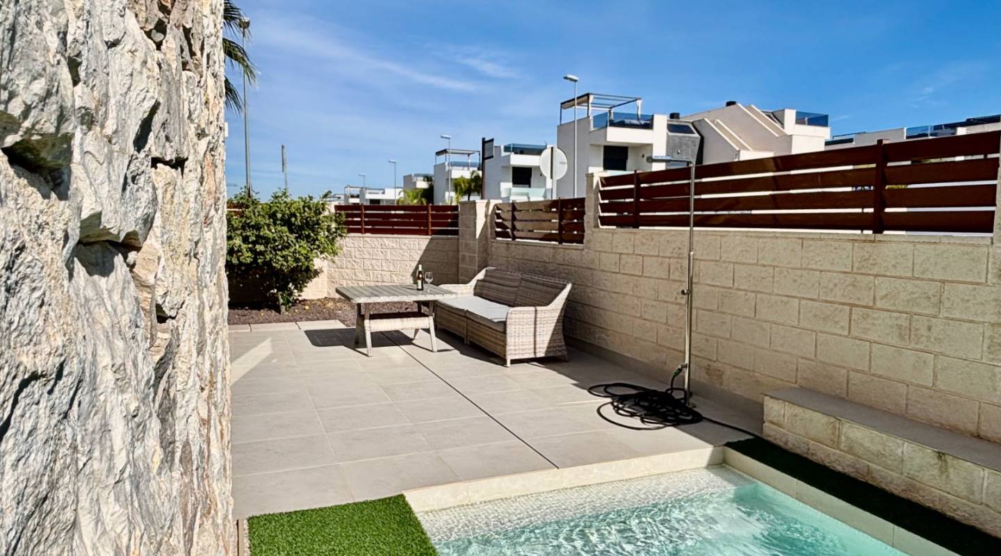 Resale - Villa  - Benijofar - Alicante