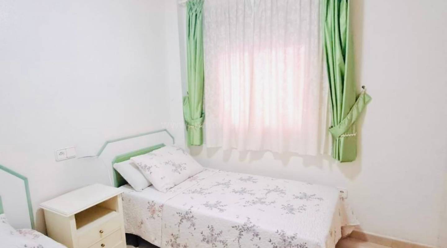 Resale - Apartment - Torrevieja - La Mata