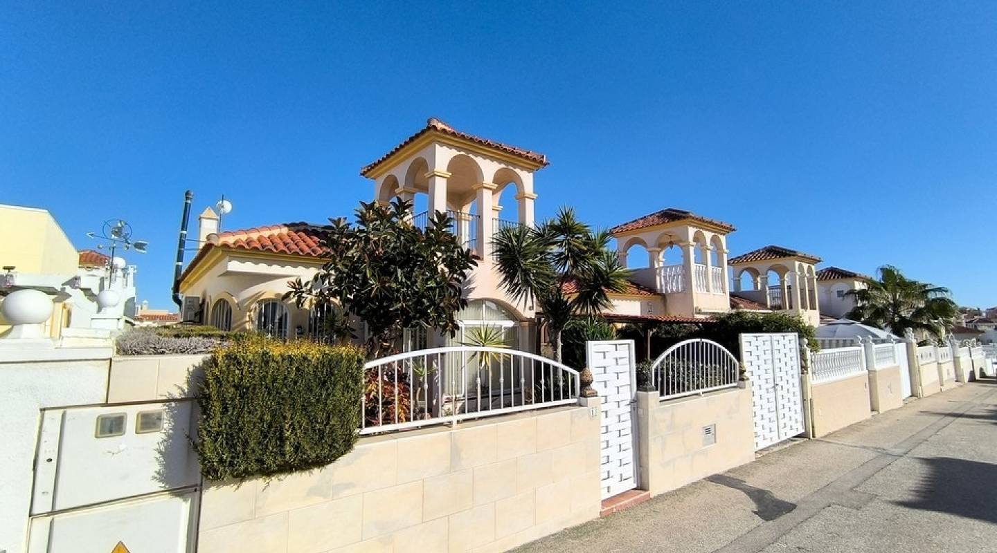 Resale - Villa  - Algorfa - La Finca Golf - Lo Crispin