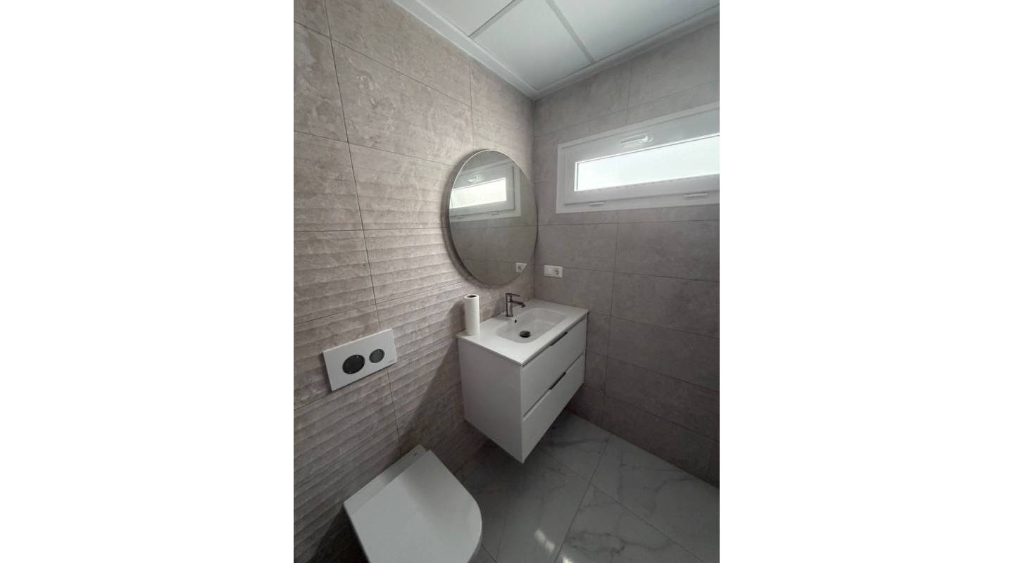 Resale - Villa  - Torrevieja - La Siesta