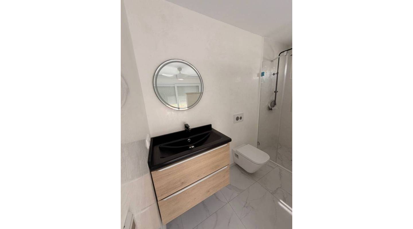 Resale - Villa  - Torrevieja - La Siesta