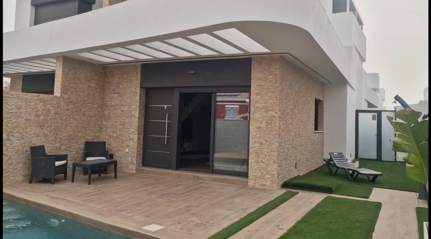 Venta - Semi Detached - Los Montesinos - La Herrada