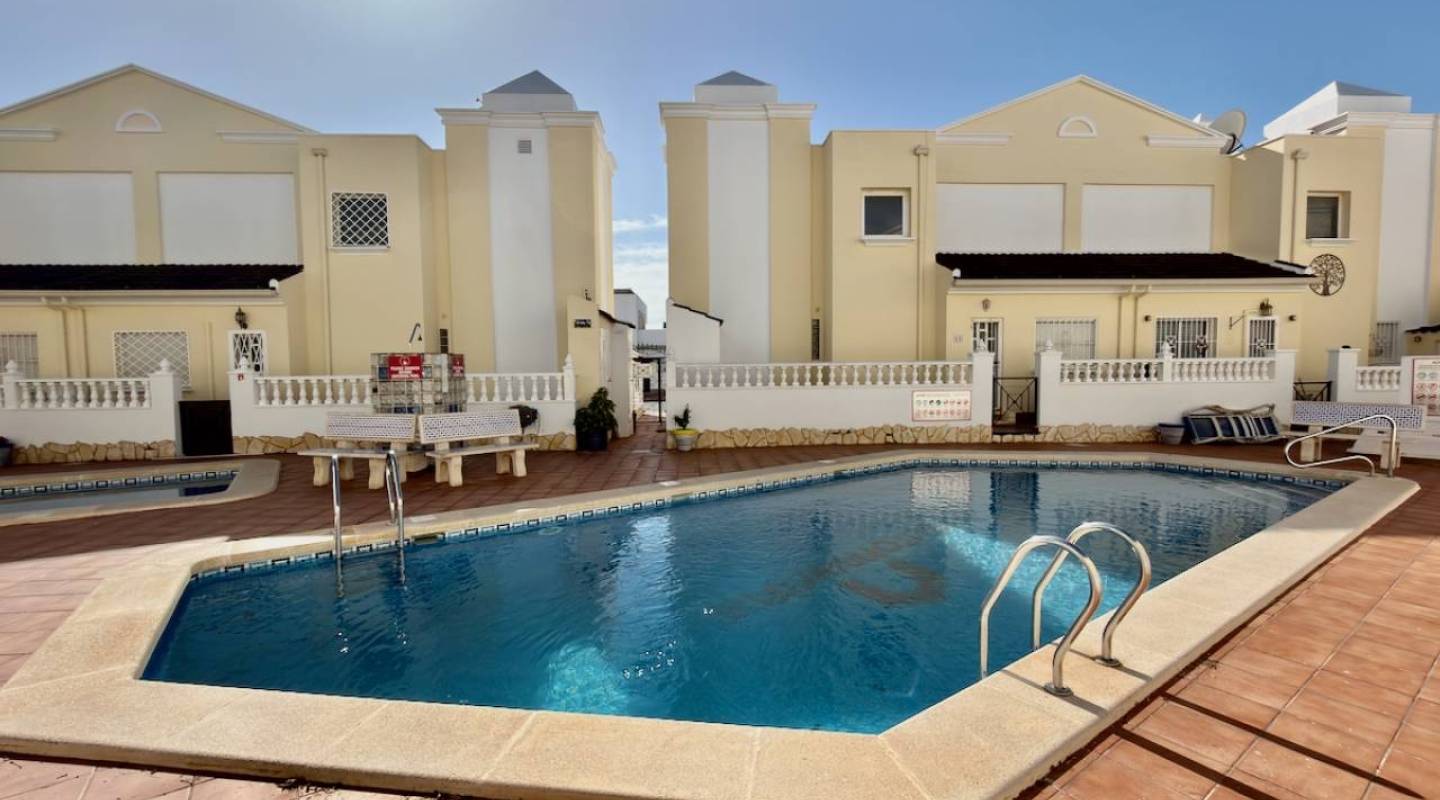 Resale - Townhouse - Ciudad Quesada