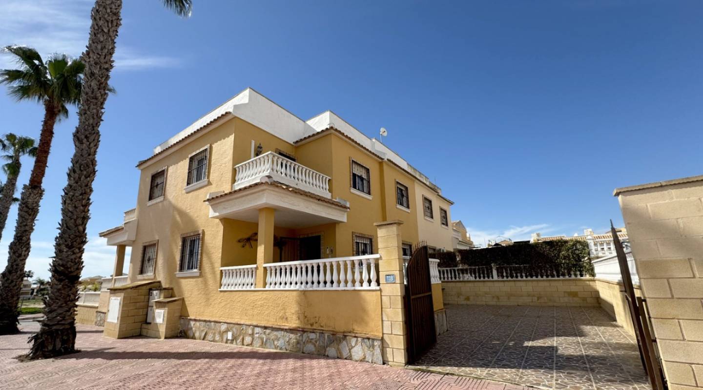 Återförsäljning - Semi Detached - Ciudad Quesada