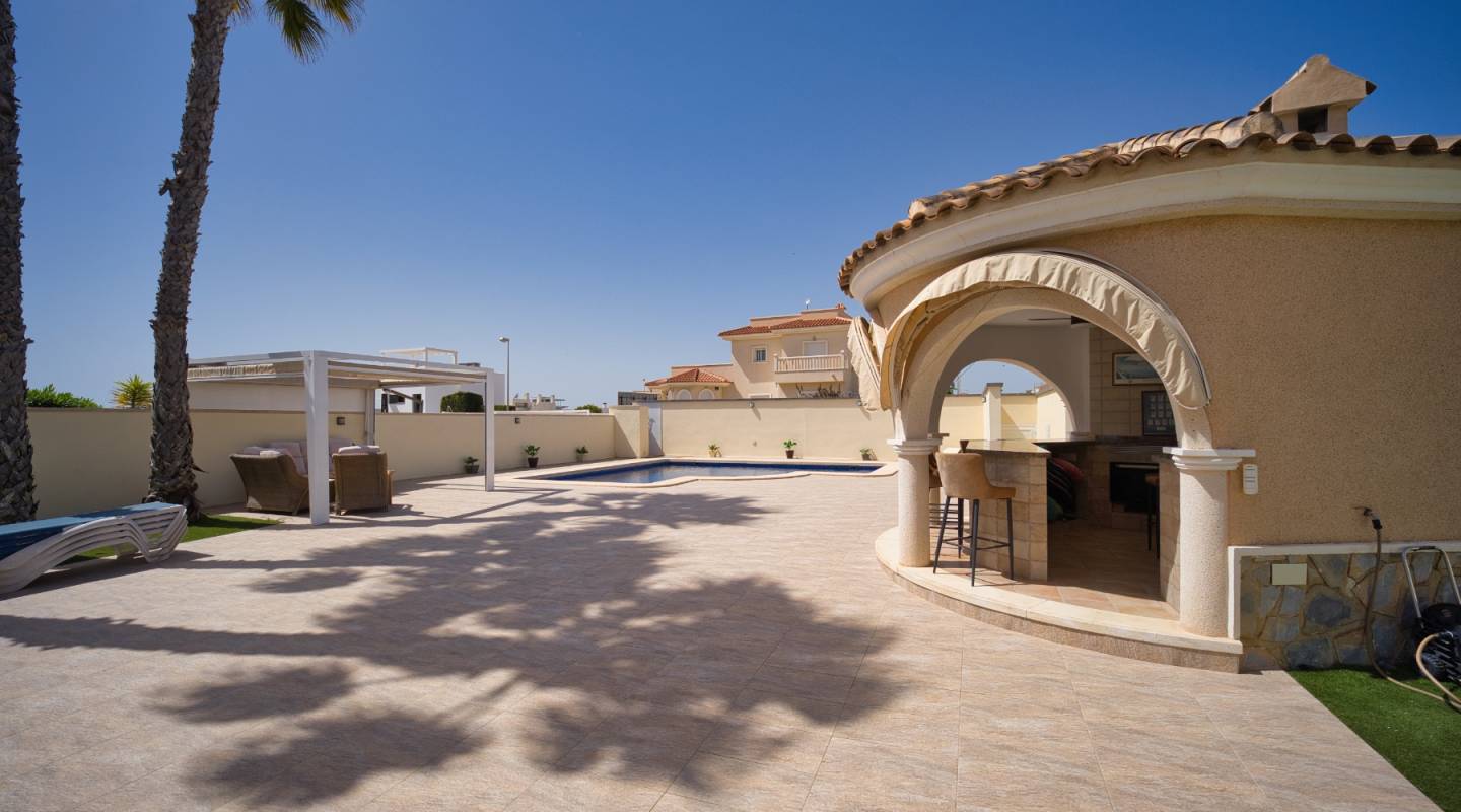 Resale - Villa  - Ciudad Quesada