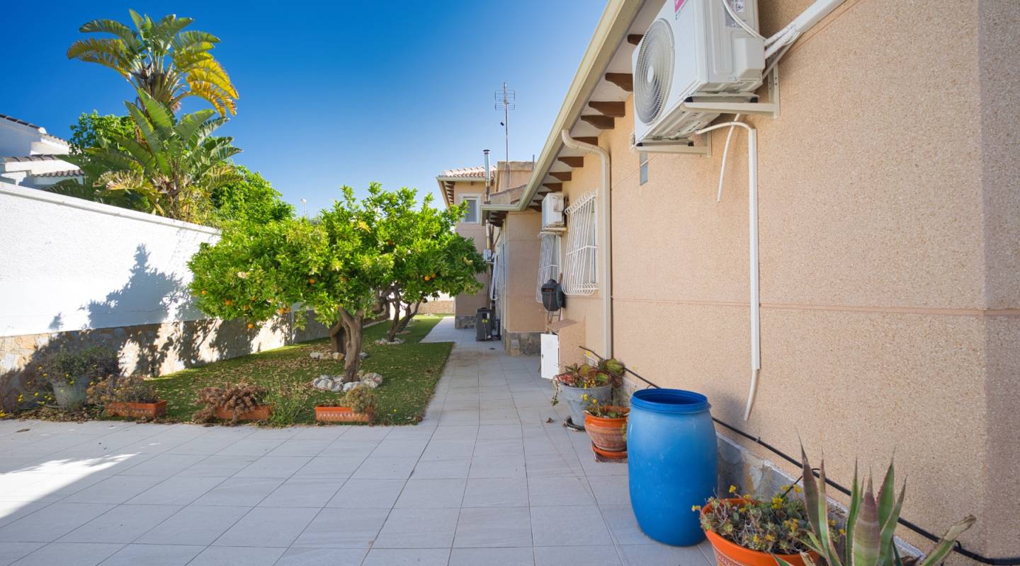 Återförsäljning - Villa - Ciudad Quesada