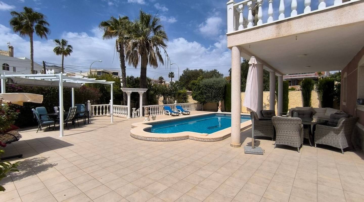 Återförsäljning - Villa - Ciudad Quesada