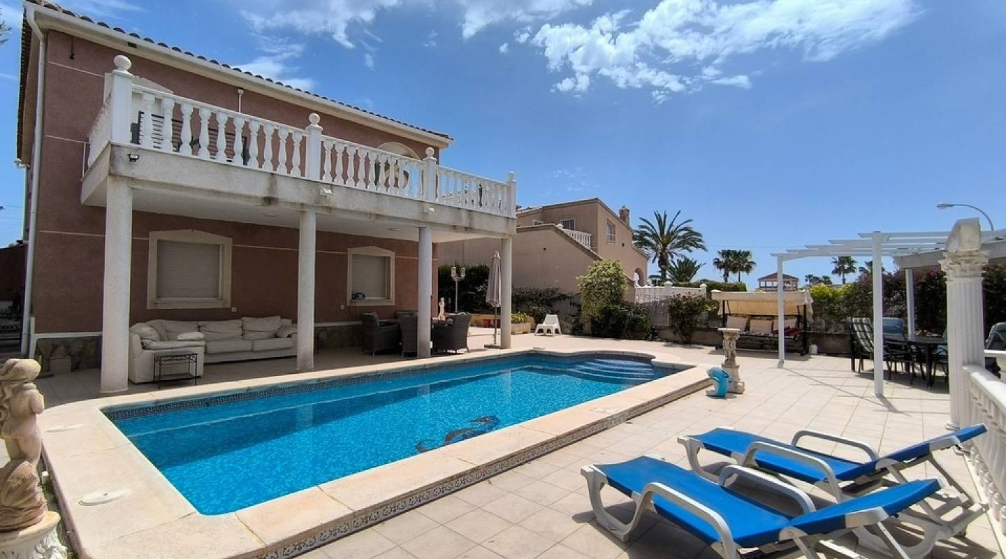 Återförsäljning - Villa - Ciudad Quesada