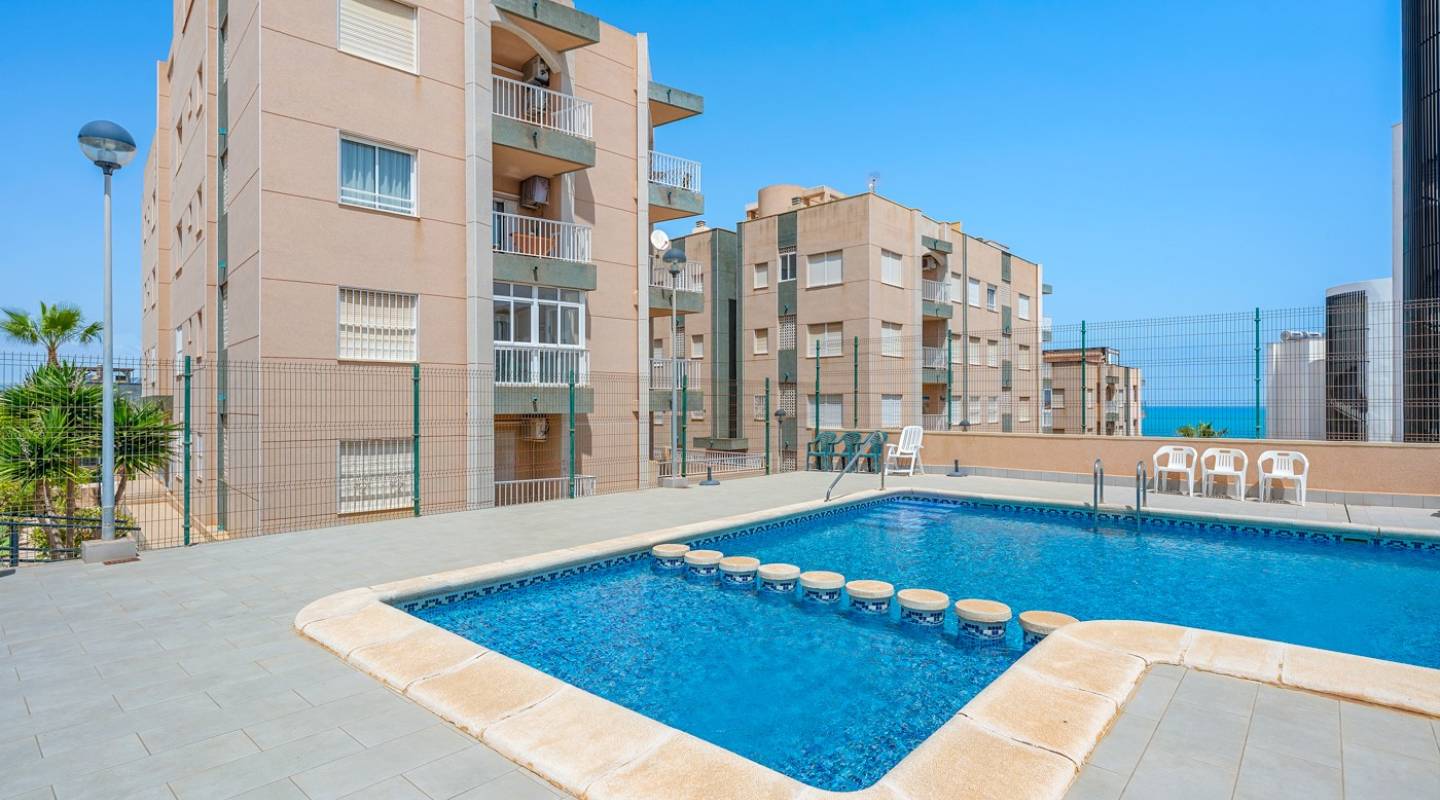 Resale - Apartment - Torrevieja - La Mata