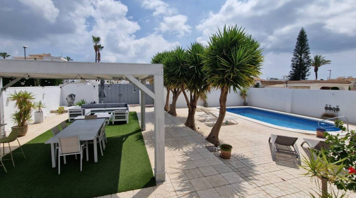 Resale - Villa  - Ciudad Quesada