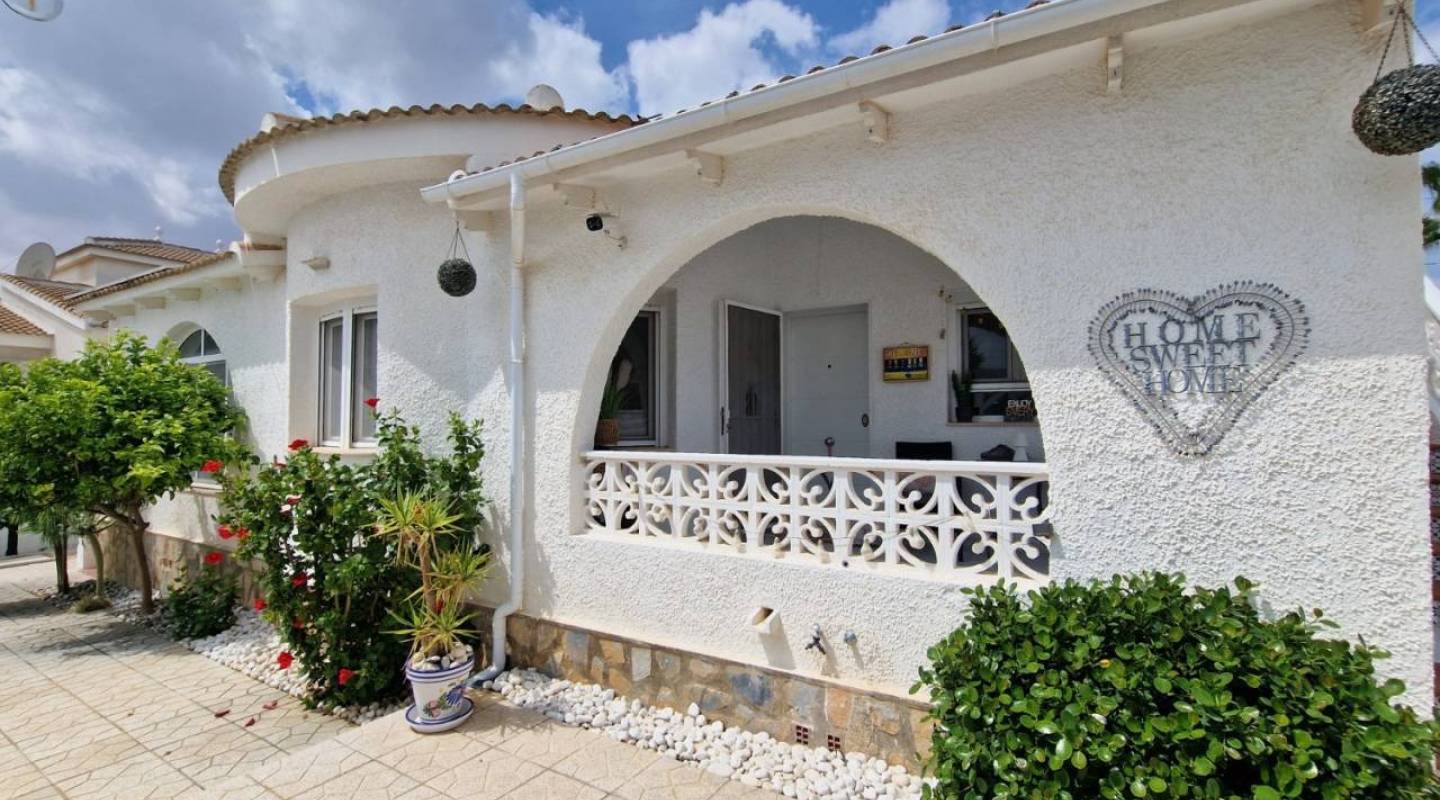 Resale - Villa  - Ciudad Quesada