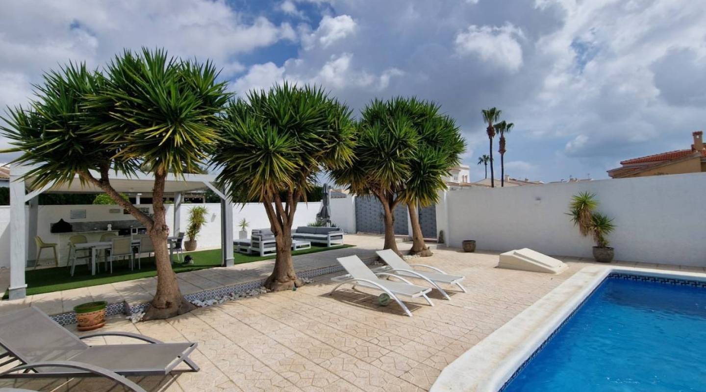 Resale - Villa  - Ciudad Quesada