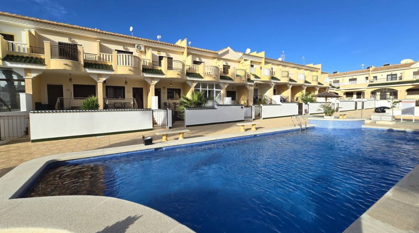 Resale - Townhouse - Ciudad Quesada