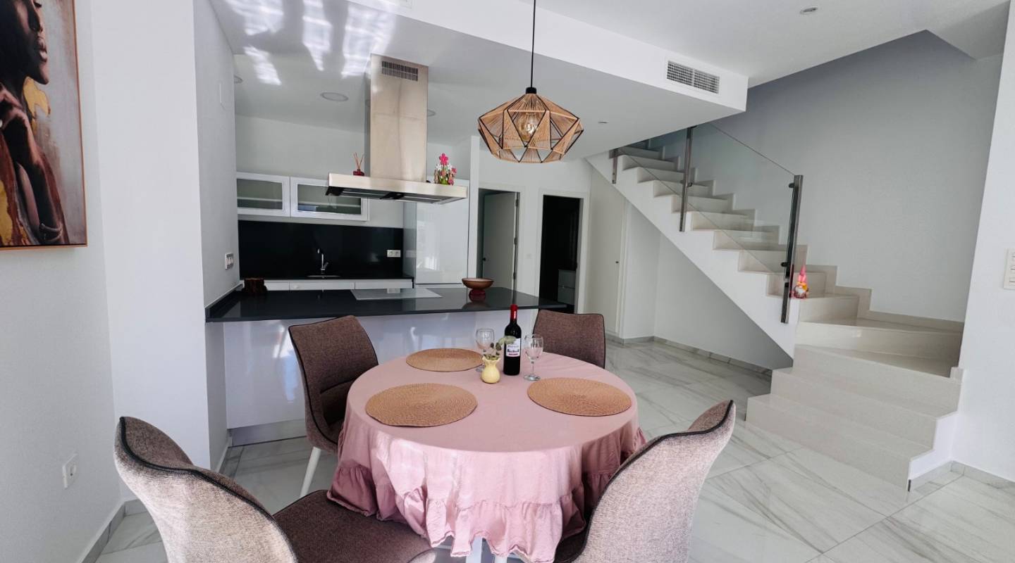 Resale - Villa  - Benijofar - Alicante