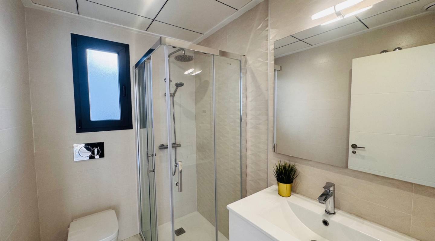 Resale - Villa  - Benijofar - Alicante