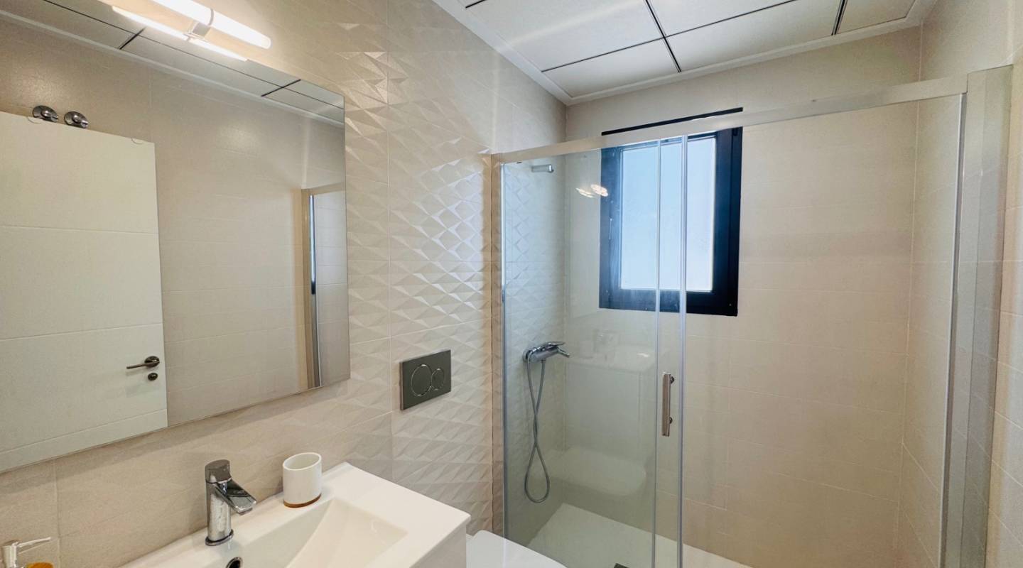 Resale - Villa  - Benijofar - Alicante
