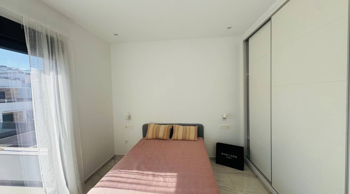 Resale - Villa  - Benijofar - Alicante