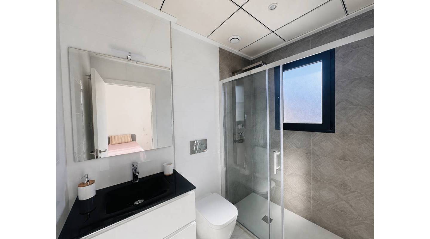 Resale - Villa  - Benijofar - Alicante
