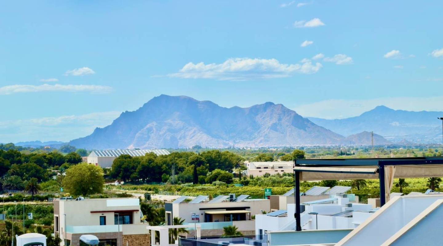 Resale - Villa  - Benijofar - Alicante