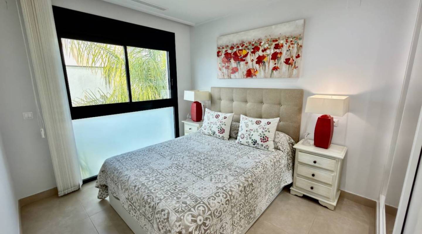 Resale - Villa  - Benijofar - Alicante