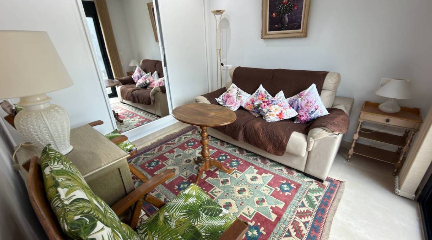 Resale - Villa  - Benijofar - Alicante