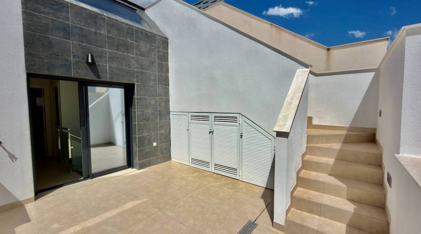 Resale - Villa  - Benijofar - Alicante