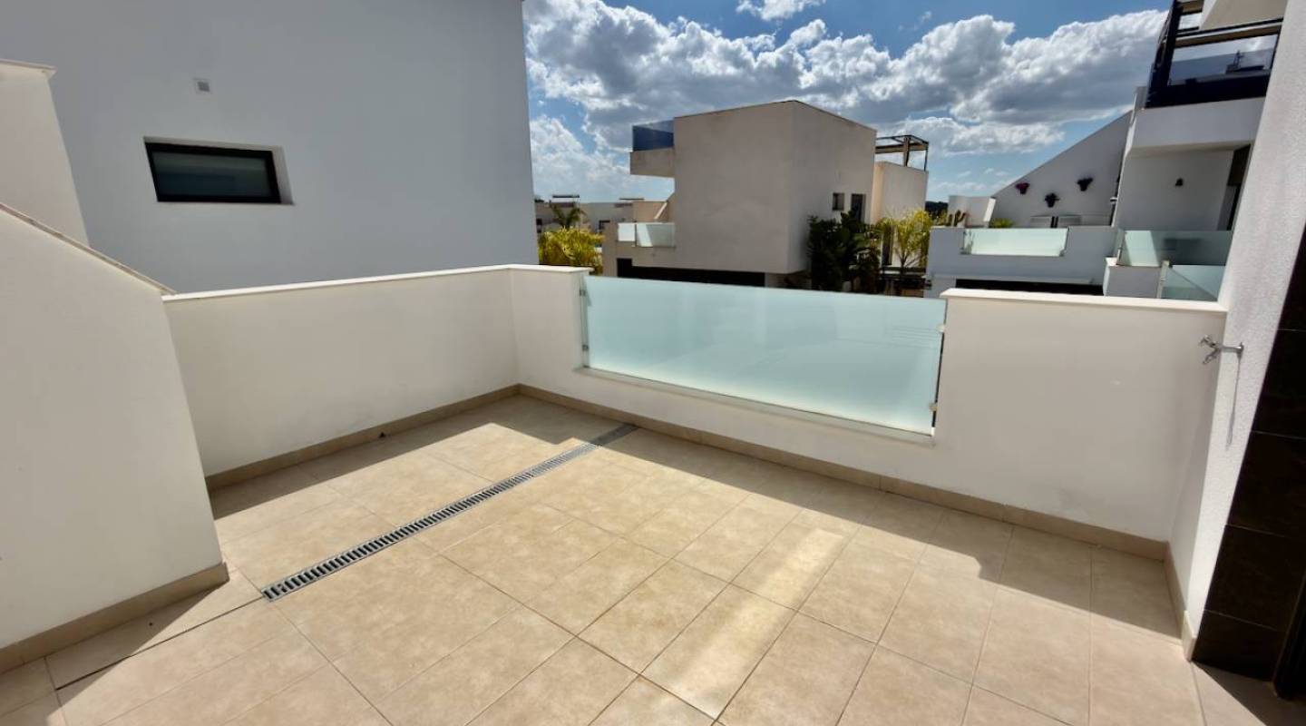 Resale - Villa  - Benijofar - Alicante