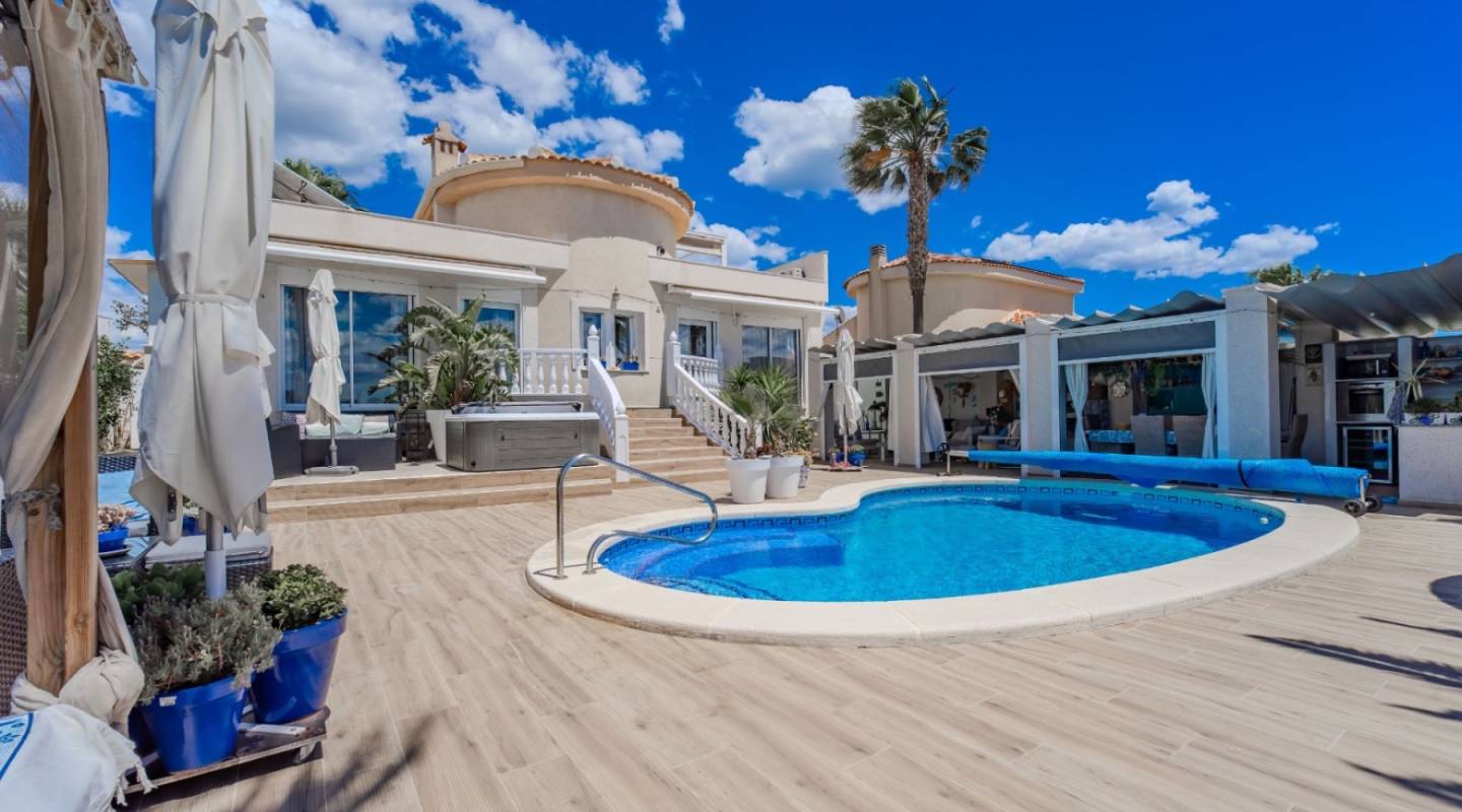 Återförsäljning - Villa - Ciudad Quesada