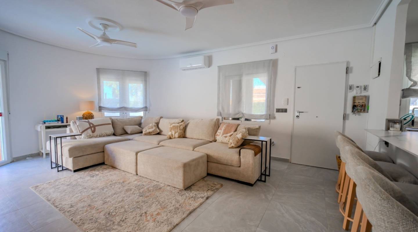 Resale - Villa  - Ciudad Quesada