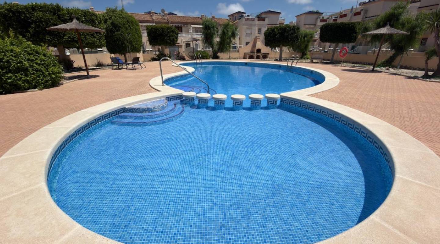 Resale - Townhouse - Ciudad Quesada